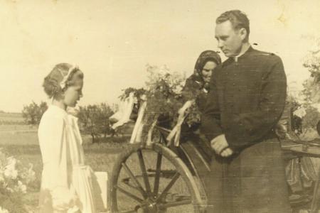 P.Antonín, novokněz, Hodějice 1942